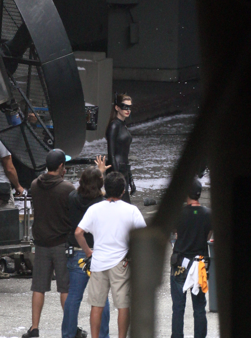 Illustration for article titled The Dark Knight Rises — 30 Catwoman Set Pictures